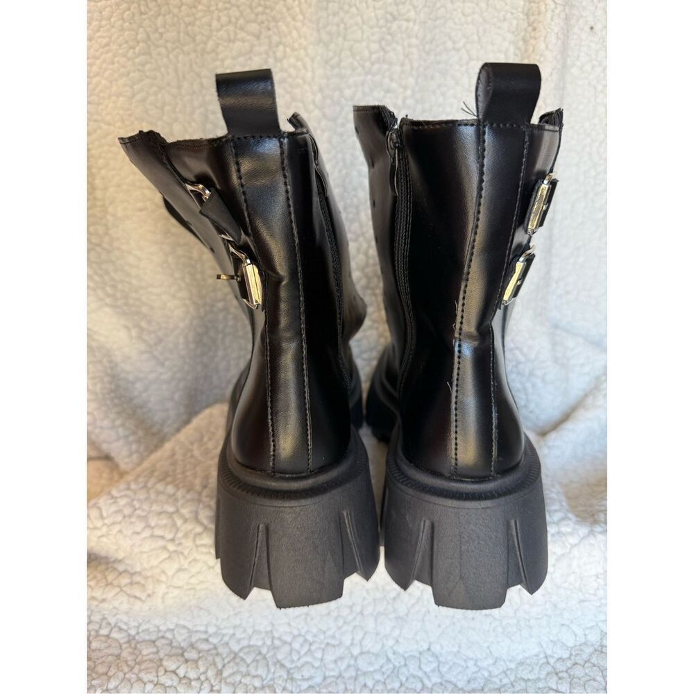 Boots  - Picture 6 of 9